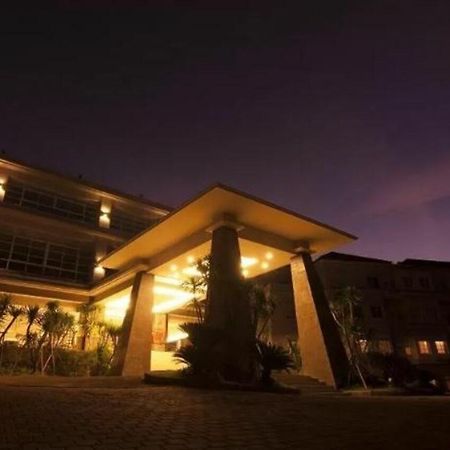 Lorin New Kuta Hotel Pecatu Екстериор снимка