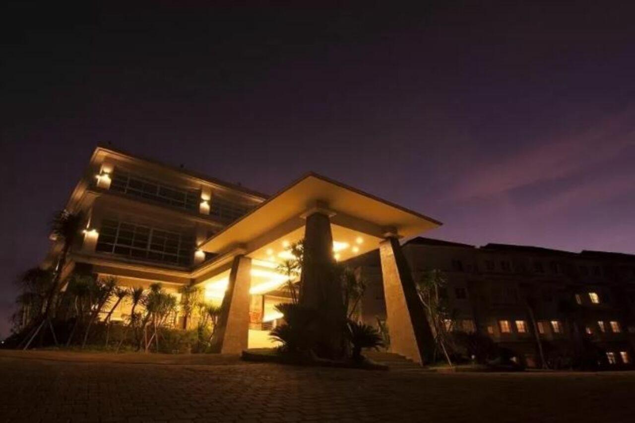 Lorin New Kuta Hotel Pecatu Екстериор снимка