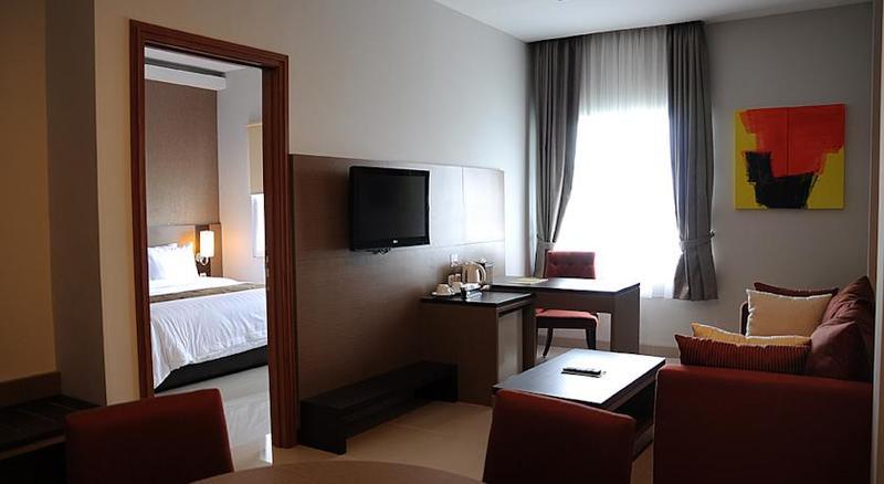 Lorin New Kuta Hotel Pecatu Екстериор снимка