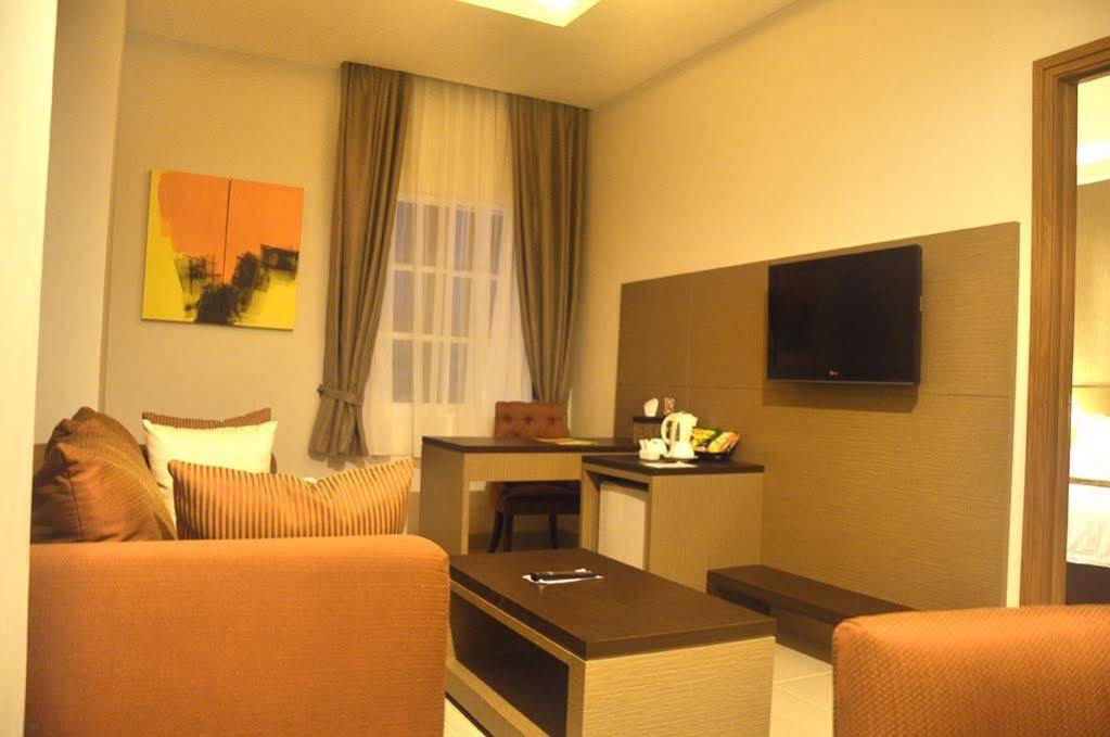 Lorin New Kuta Hotel Pecatu Екстериор снимка